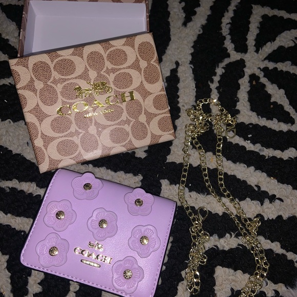 Coach Lavender Floral appliqué with Attachable Gold Chain - Picture 2 of 3